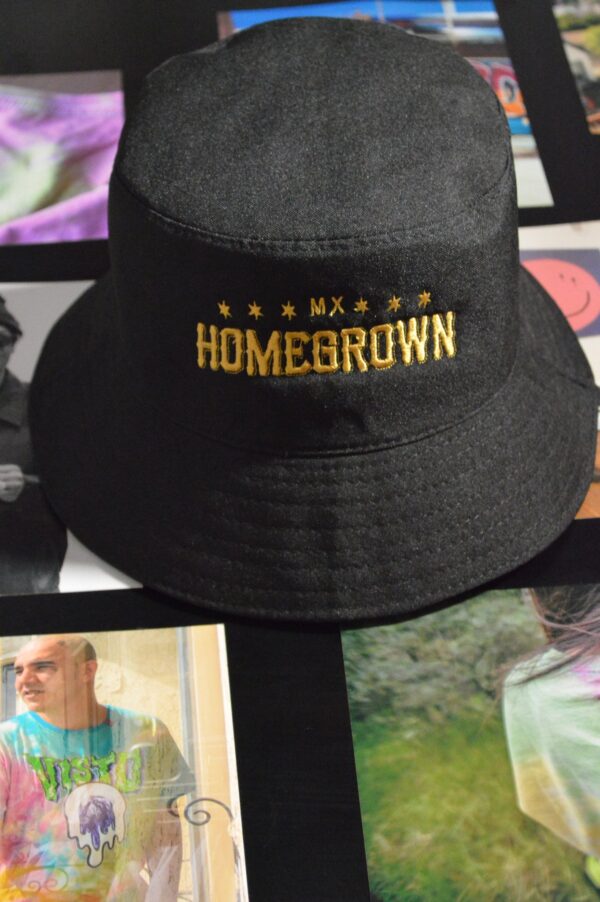 Bucket negro logo Aleman